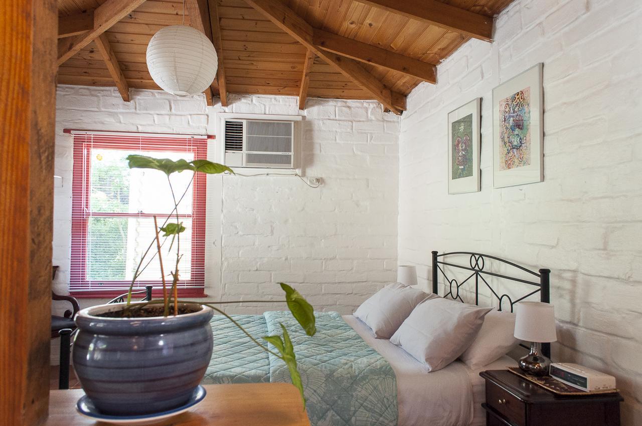 Trevalia Accommodation Penwortham Экстерьер фото