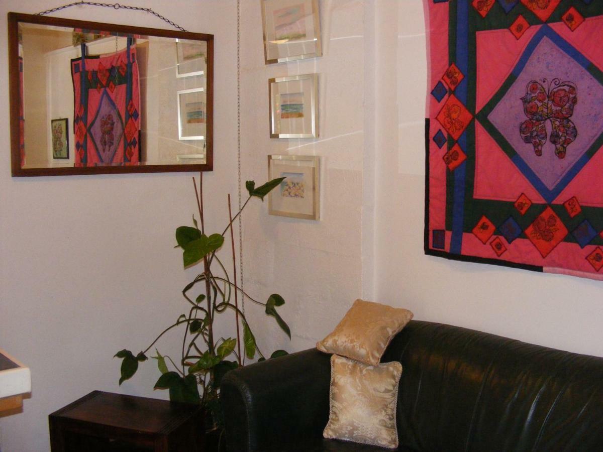 Trevalia Accommodation Penwortham Экстерьер фото